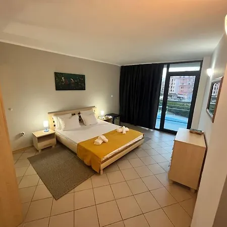 Large In Sunny Appartement *