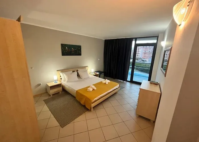 Large In Sunny Appartement *