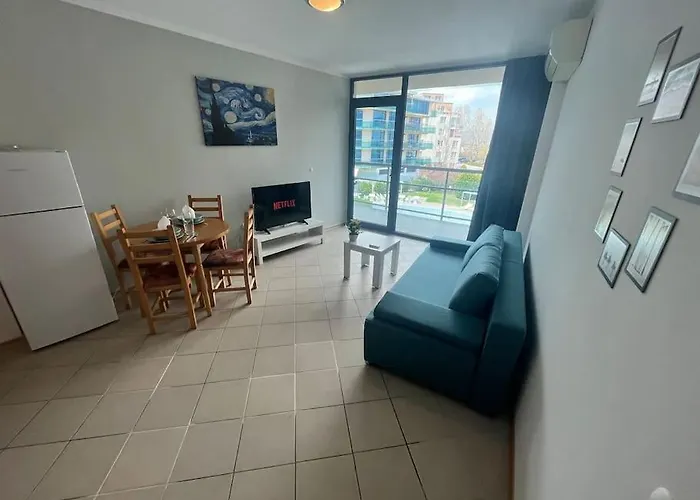 Large In Sunny Appartement Slantchev Briag